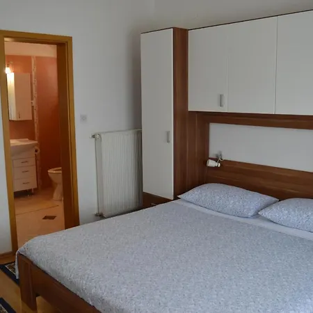 Apartment & Kvasic