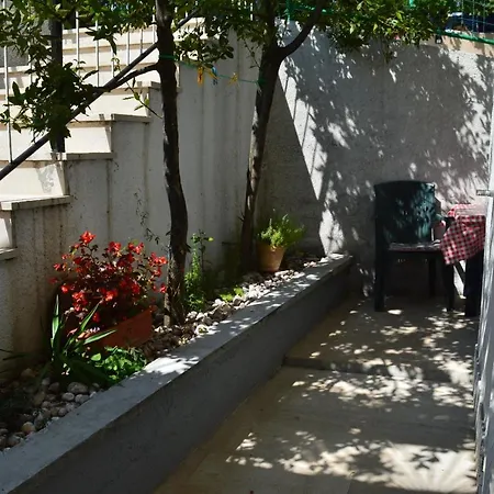 Apartment & Kvasic
